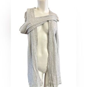 ❤️5 for $25❤️
Gorgeous Women's Gray Sweater from Belldini